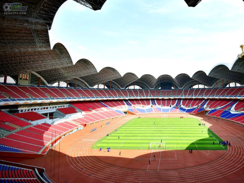 Rungrado May Day Stadium của Triều Tiên hầu như chỉ dùng để diễn binh và tập quân sự.